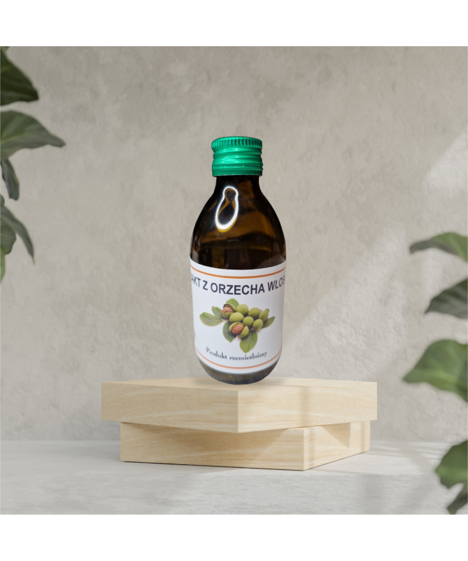 Nalewka z  zielonego orzecha włoskiego  250 ml